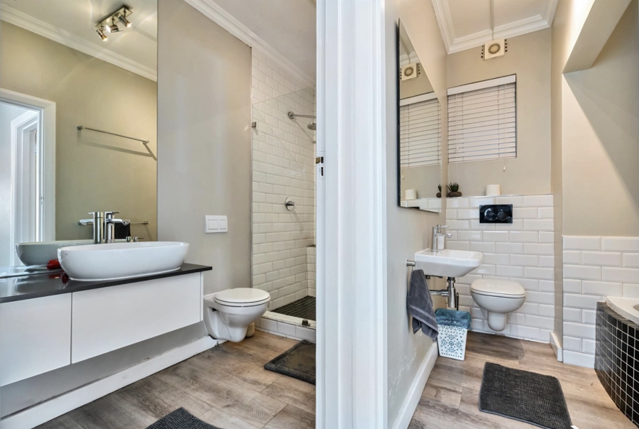 2 Bedroom Property for Sale in Sea Point Western Cape